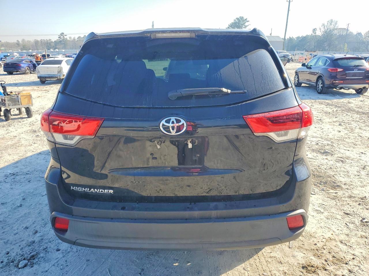 2019 Toyota Highlander Le - zdjęcie 6