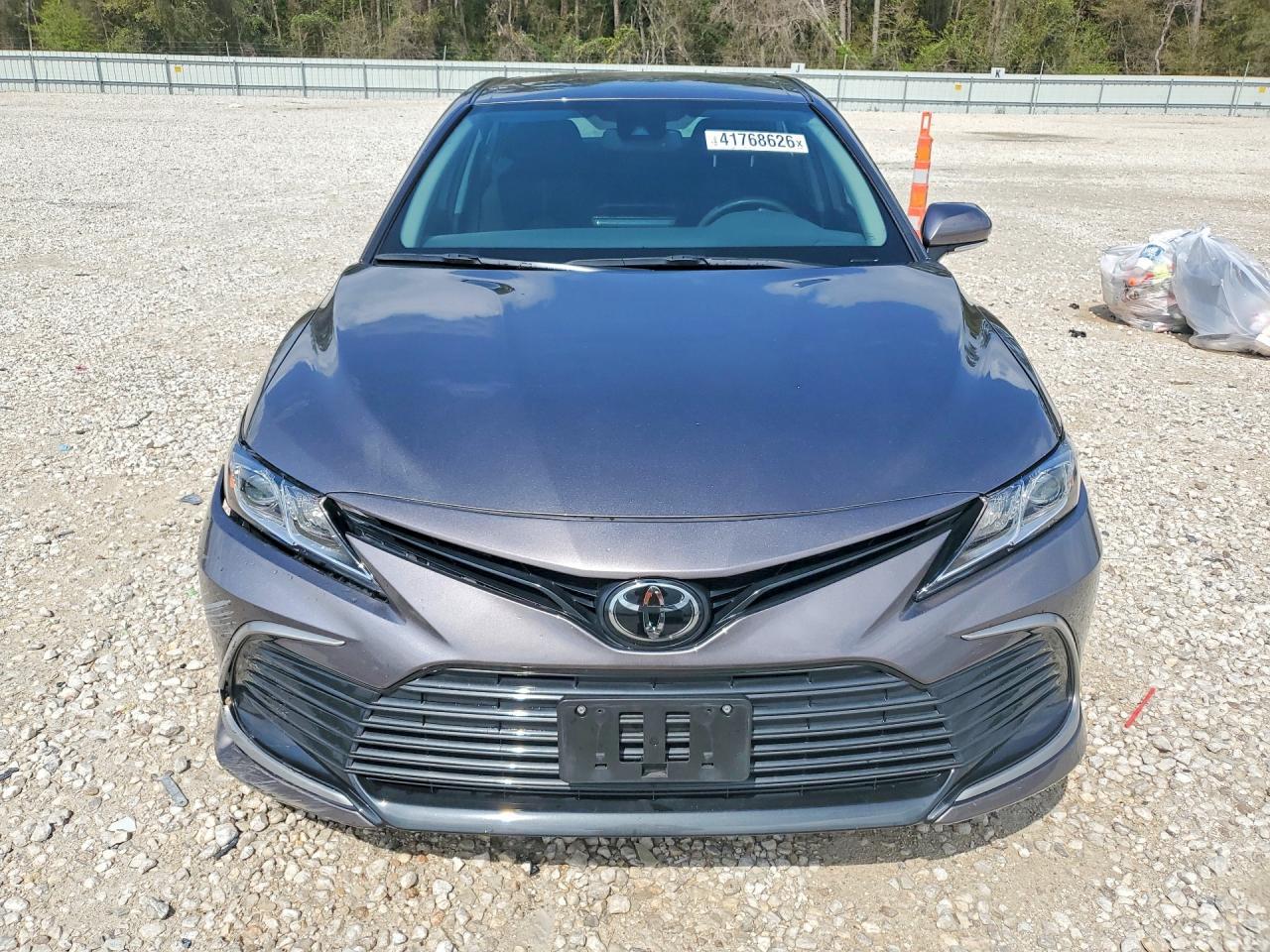 2024 Toyota Camry Le - zdjęcie 5