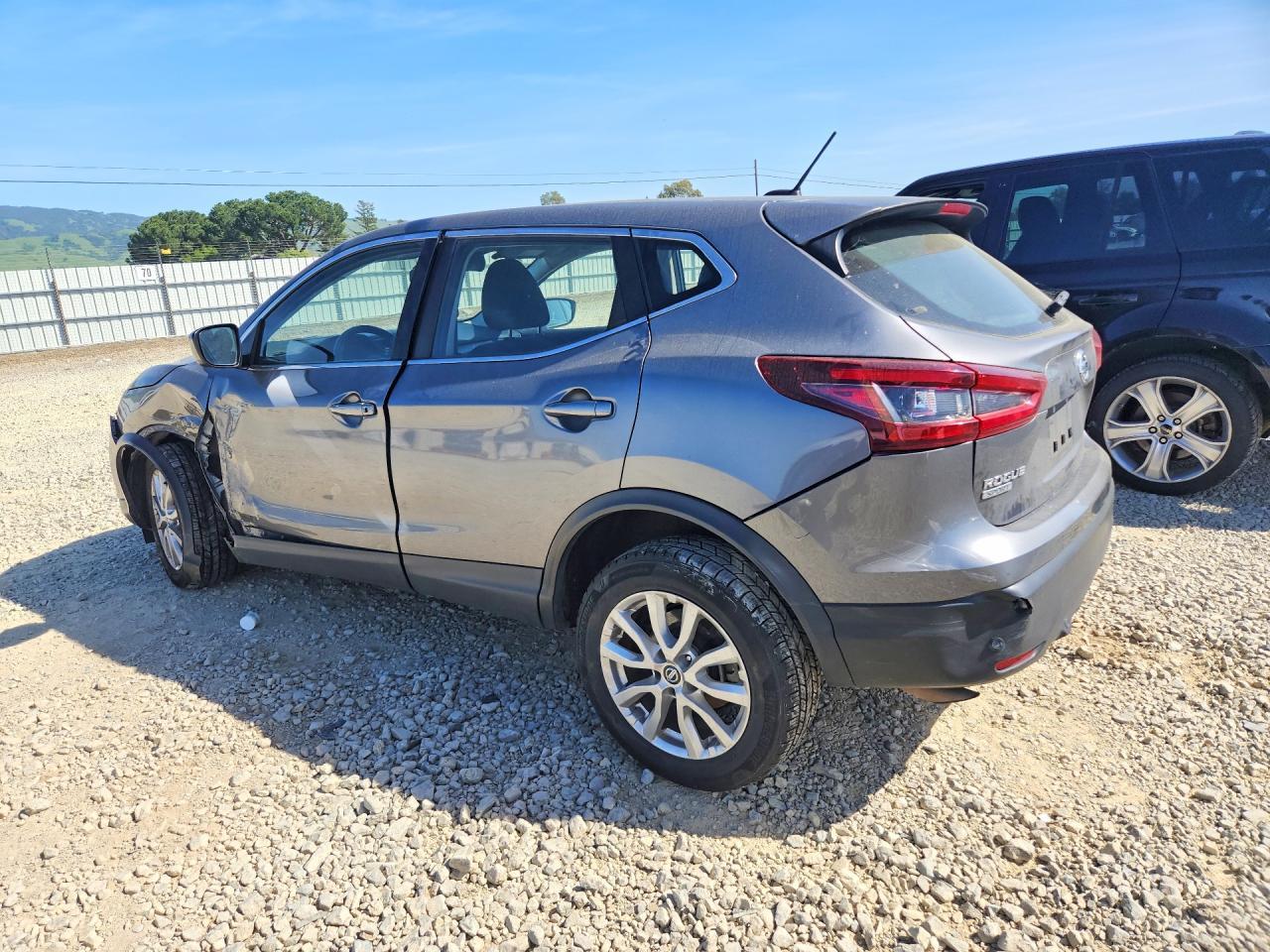 2021 Nissan Rogue Sport S - zdjęcie 2