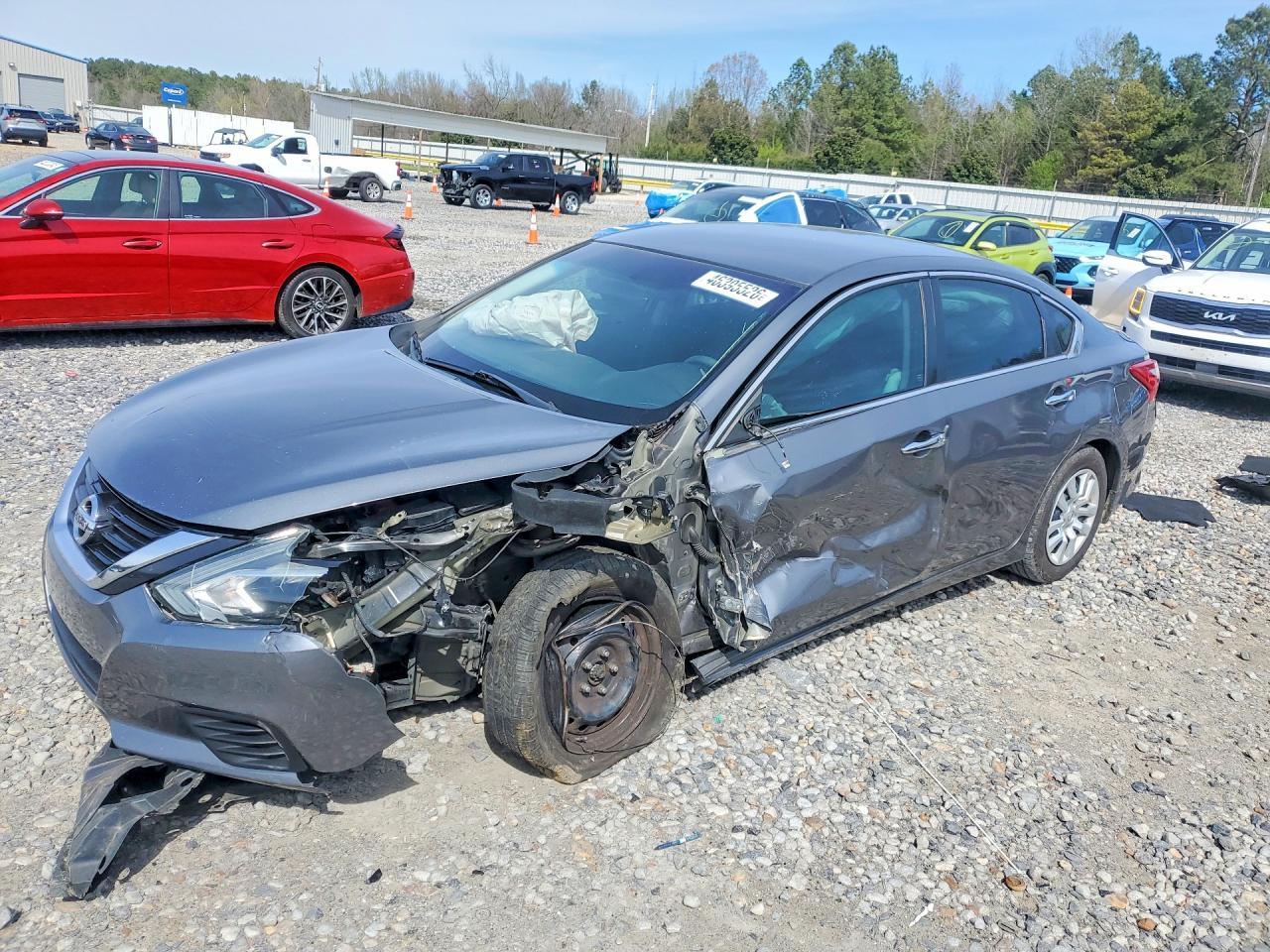 2017 Nissan Altima - zdjęcie główne