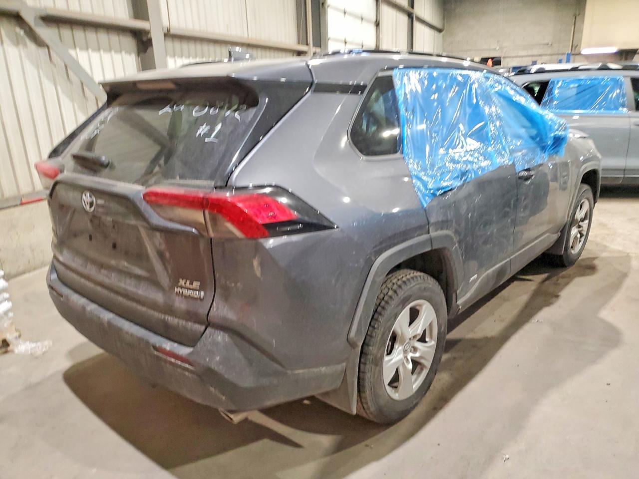 2023 Toyota Rav4 Hybrid Xle - zdjęcie 3