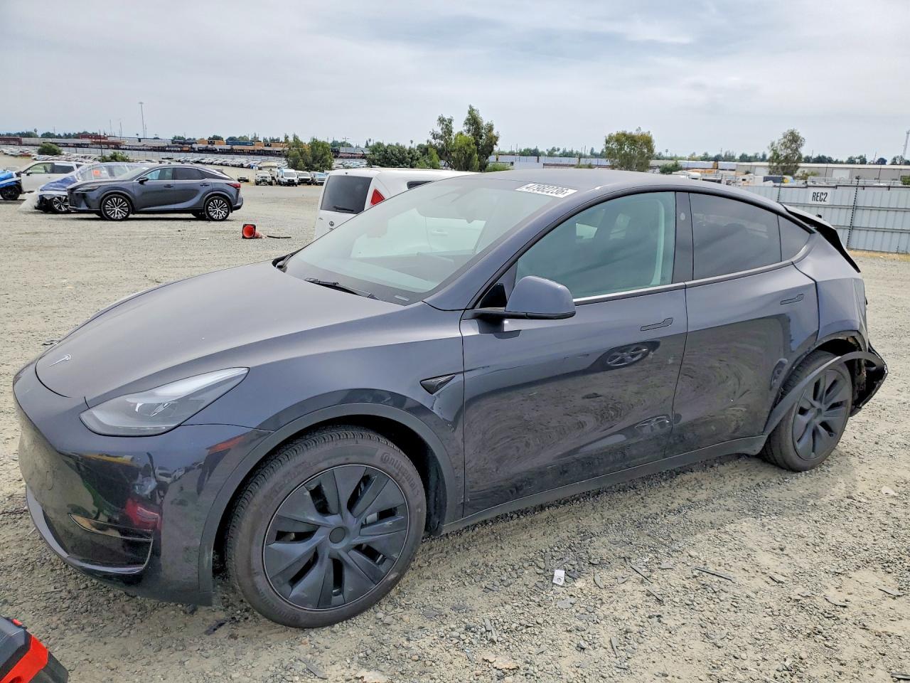 2024 Tesla Model Y - zdjęcie główne