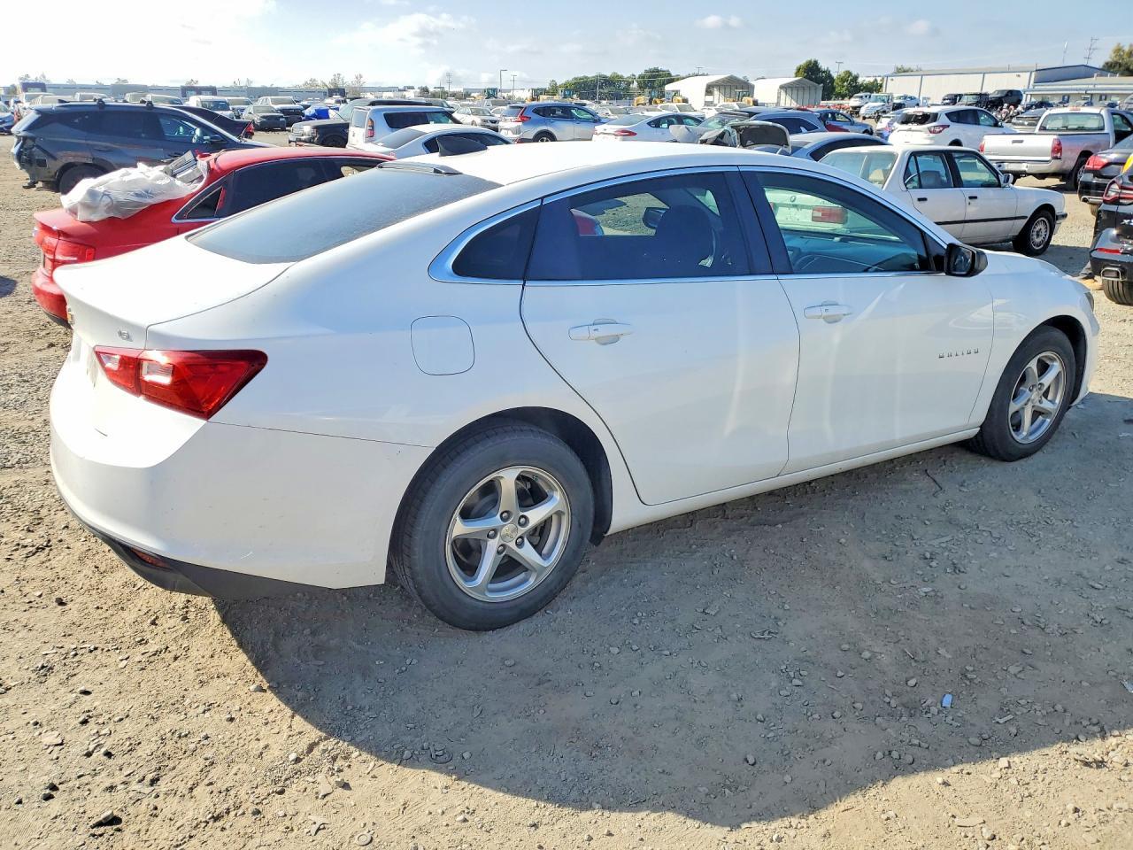 2016 Chevrolet Malibu Ls - zdjęcie 3
