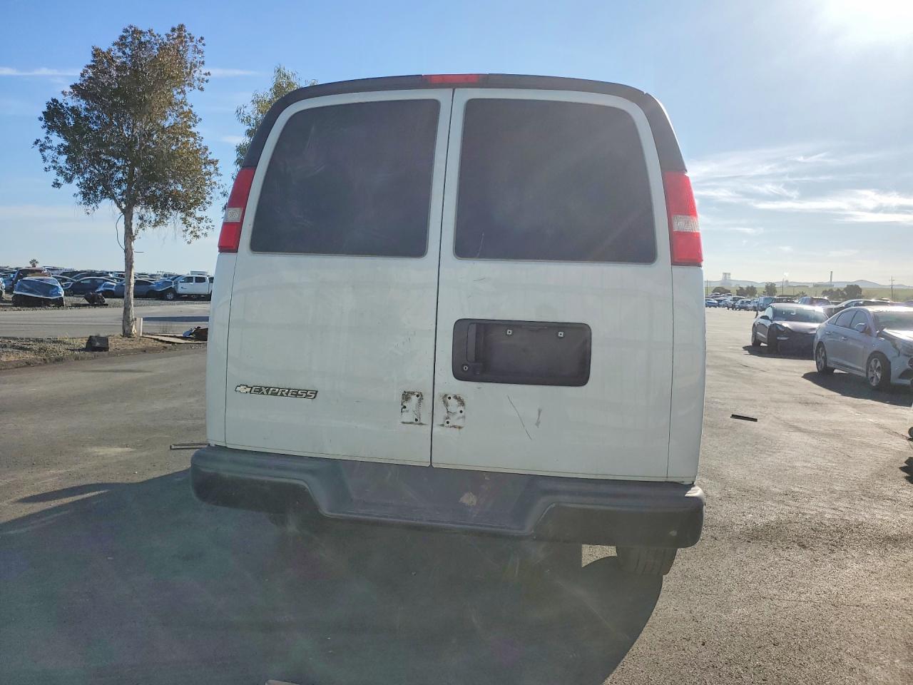 2018 Chevrolet Express G2500 - zdjęcie 6