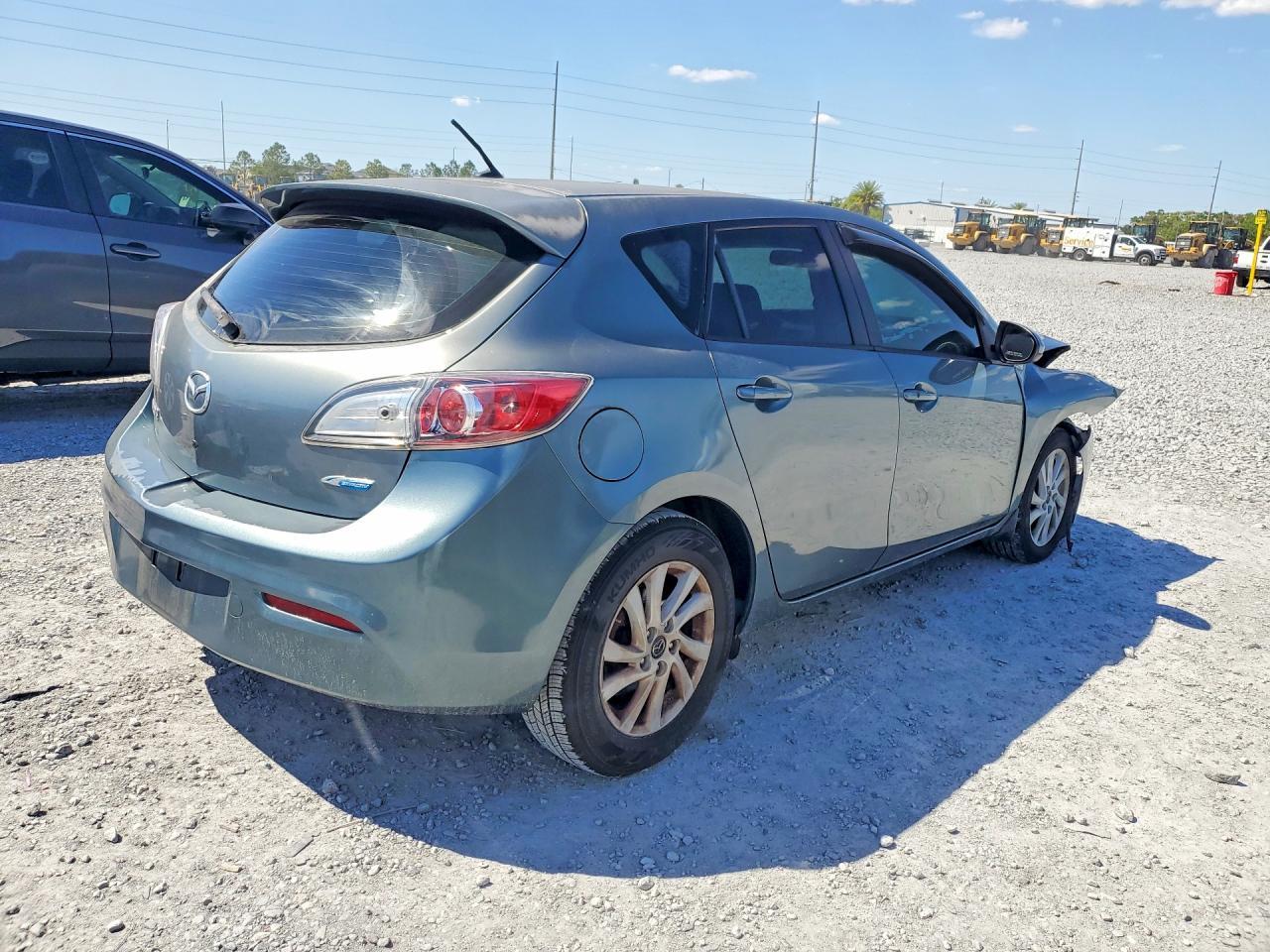 2013 Mazda 3 I - zdjęcie 3