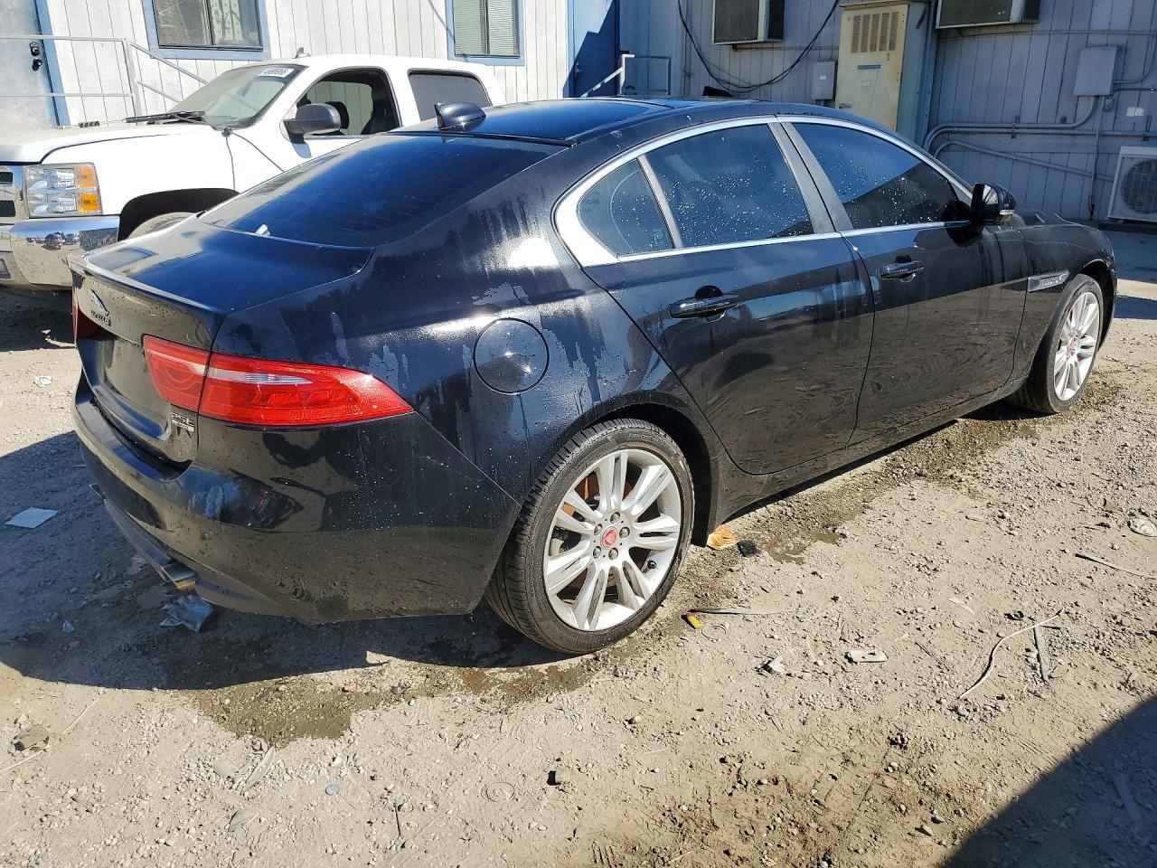 2019 Jaguar Xe Awd 4C 25T - zdjęcie 3