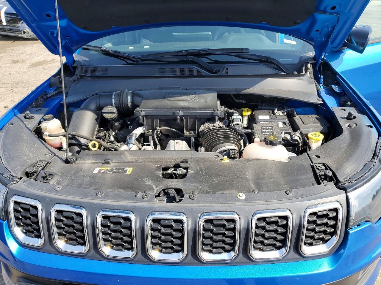 2024 Jeep Compass Latitude - zdjęcie 12
