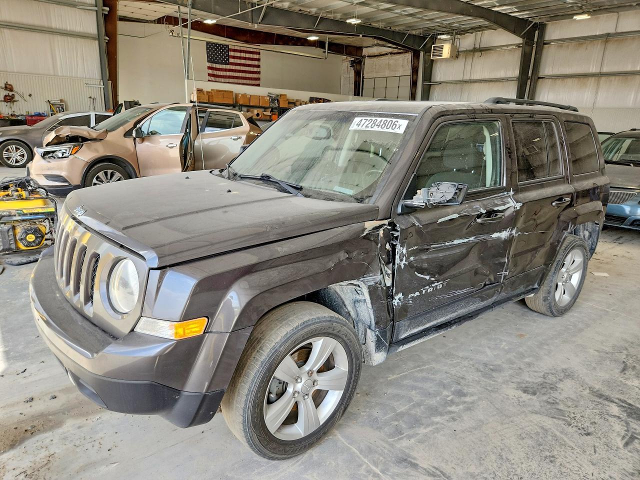 2016 Jeep Patriot Latitude - zdjęcie główne