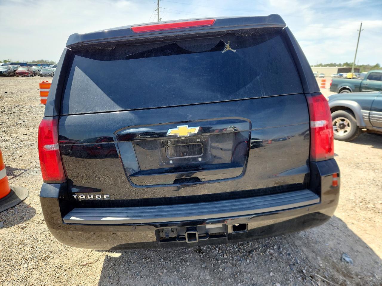 2016 Chevrolet Tahoe C1500 Ls - zdjęcie 6