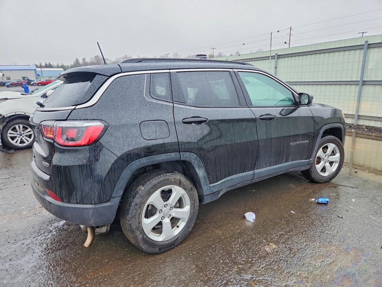 2020 Jeep Compass Latitude - zdjęcie 3