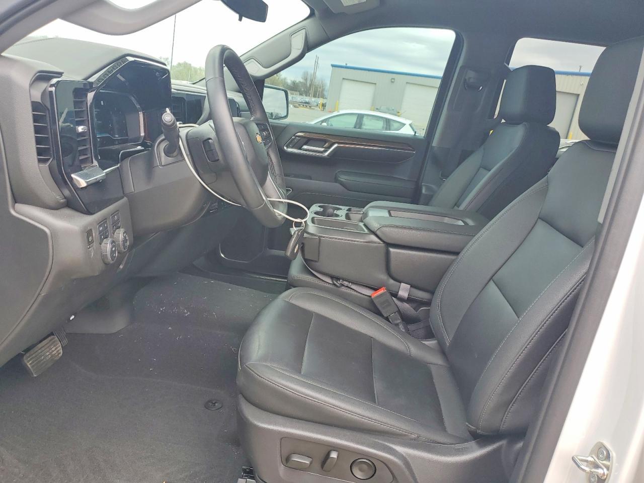 2023 Chevrolet Silverado K1500 Lt - zdjęcie 7