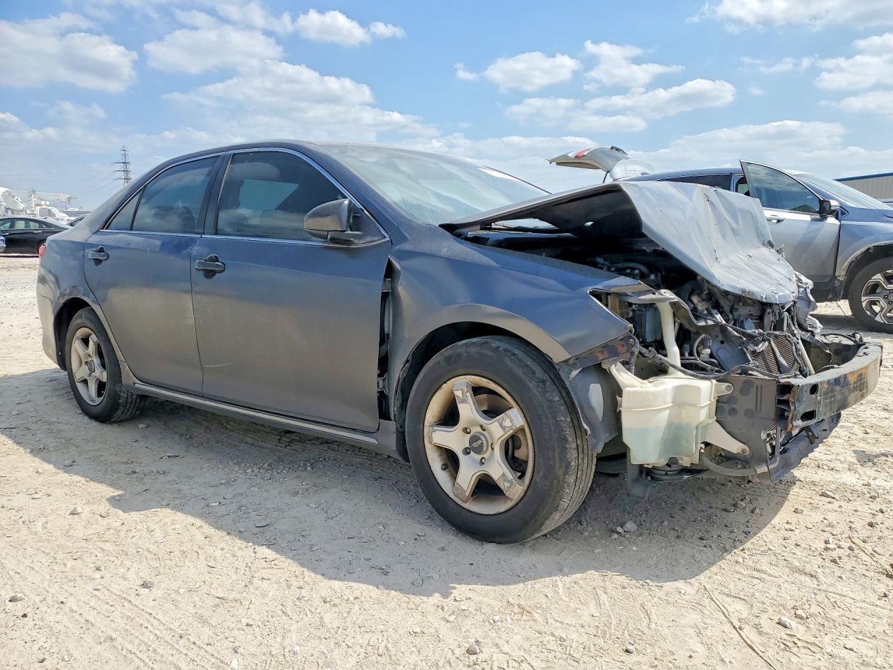 2014 Toyota Cmry Le/Se - zdjęcie 4