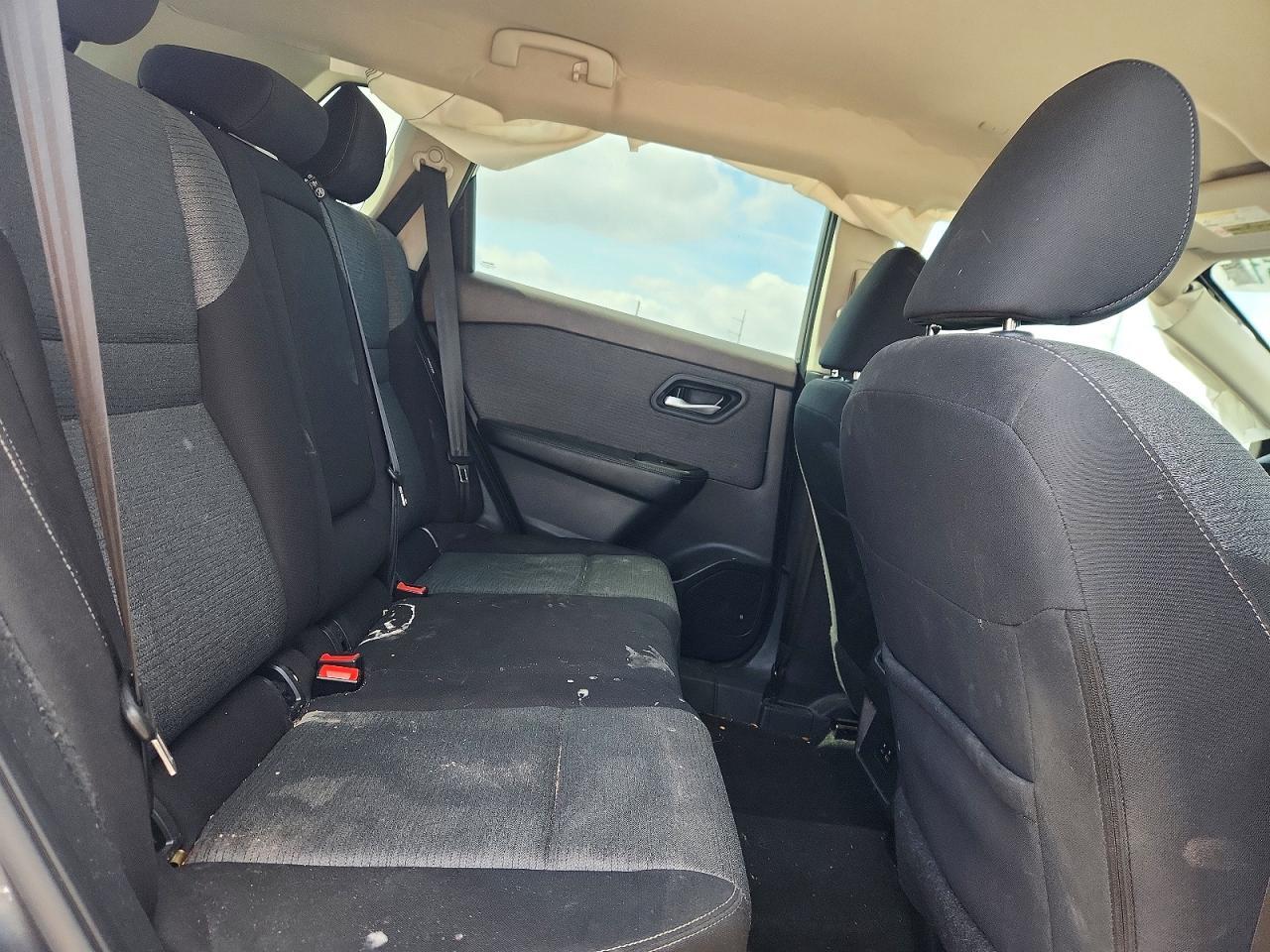 2023 Nissan Rogue Sv - zdjęcie 11