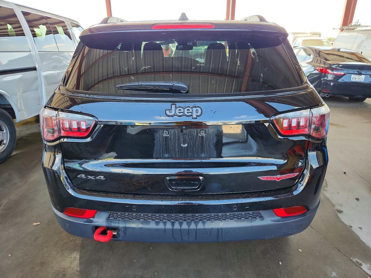 2025 Jeep Compass Trailhawk - zdjęcie 6