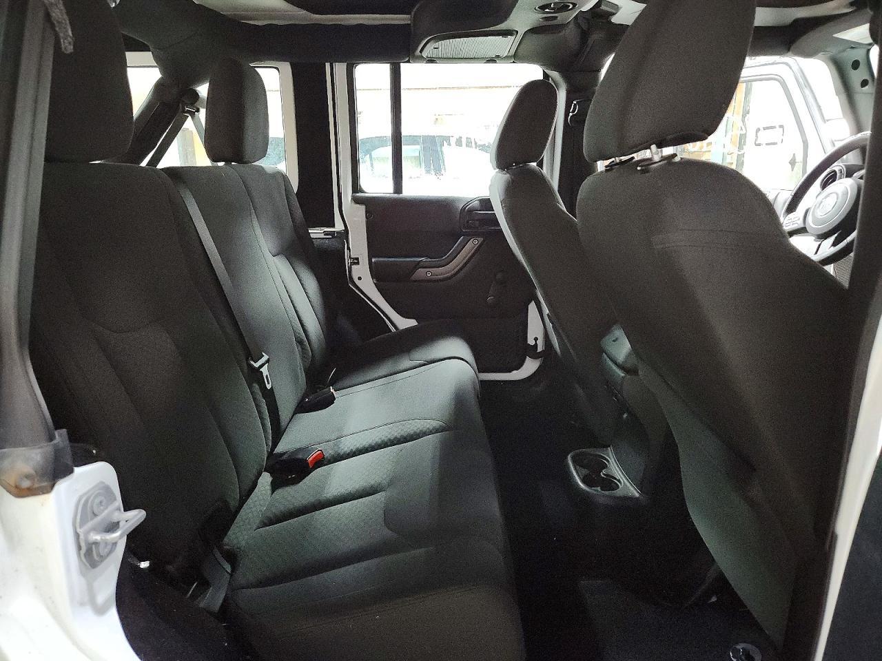 2016 Jeep Wrangler Unlimited Sport - zdjęcie 11