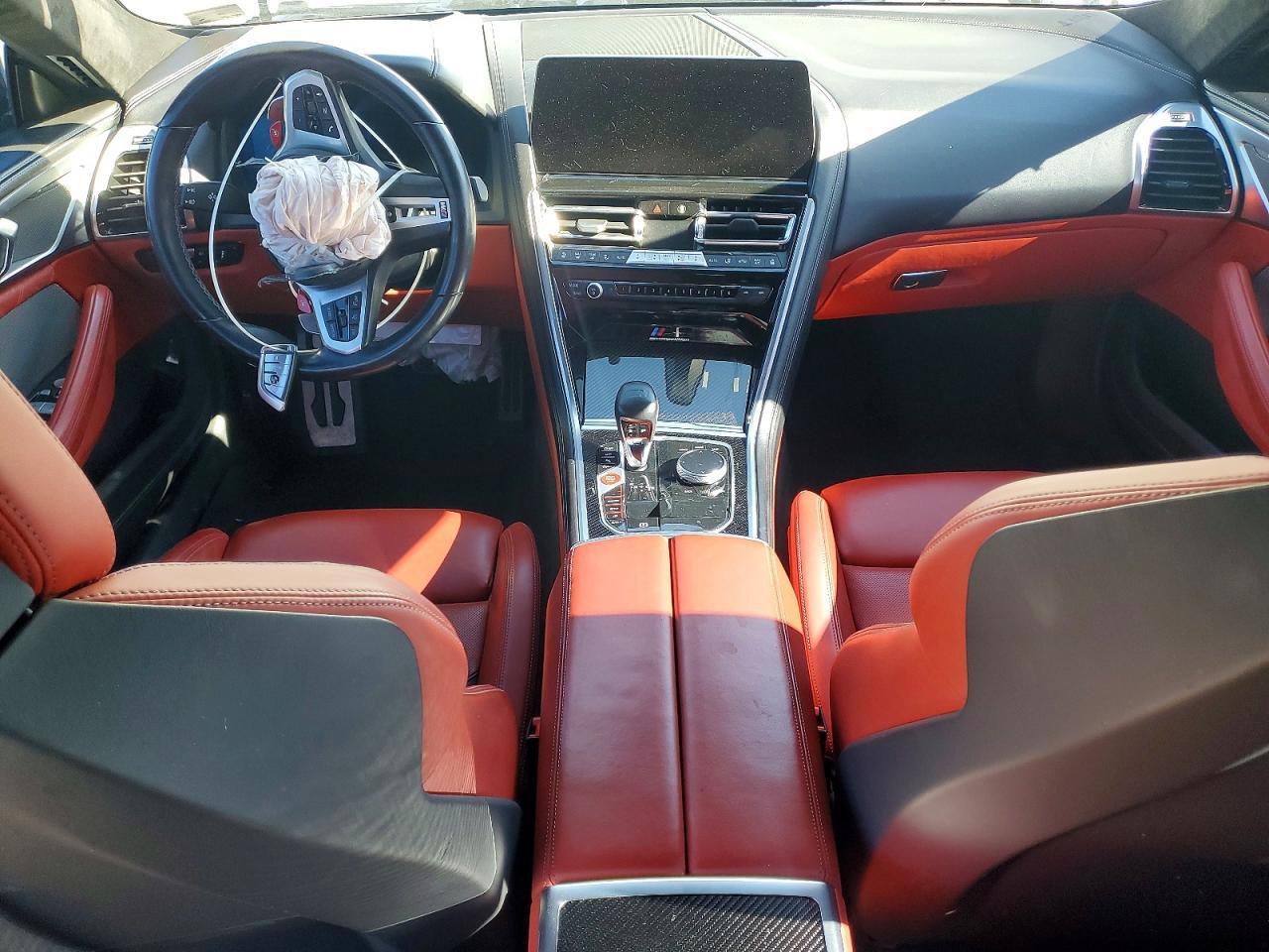 2023 BMW M8 - zdjęcie 8