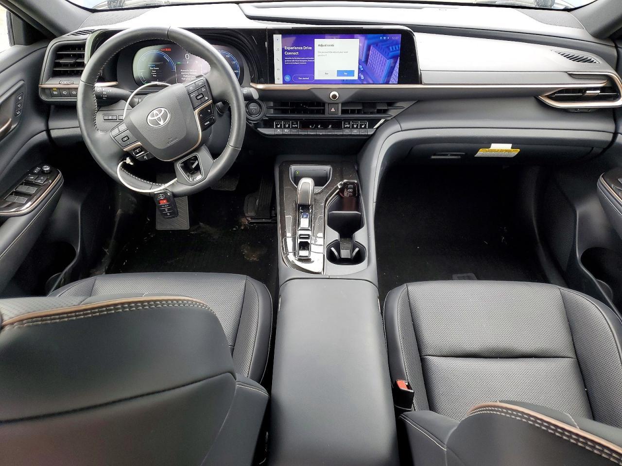 2025 Toyota Crown Signia Xle - zdjęcie 8