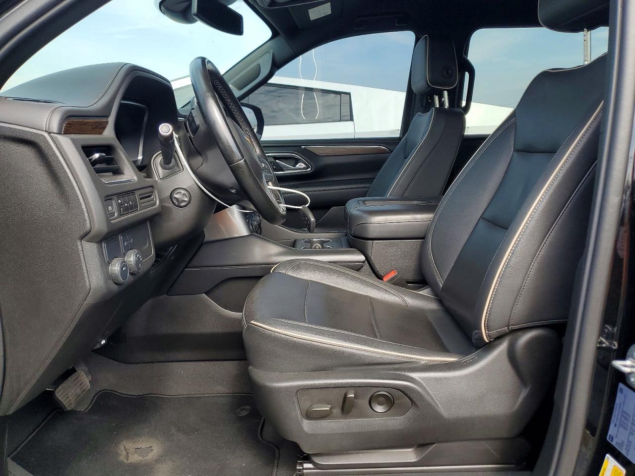 2023 Chevrolet Suburban C1500 Premier - zdjęcie 7