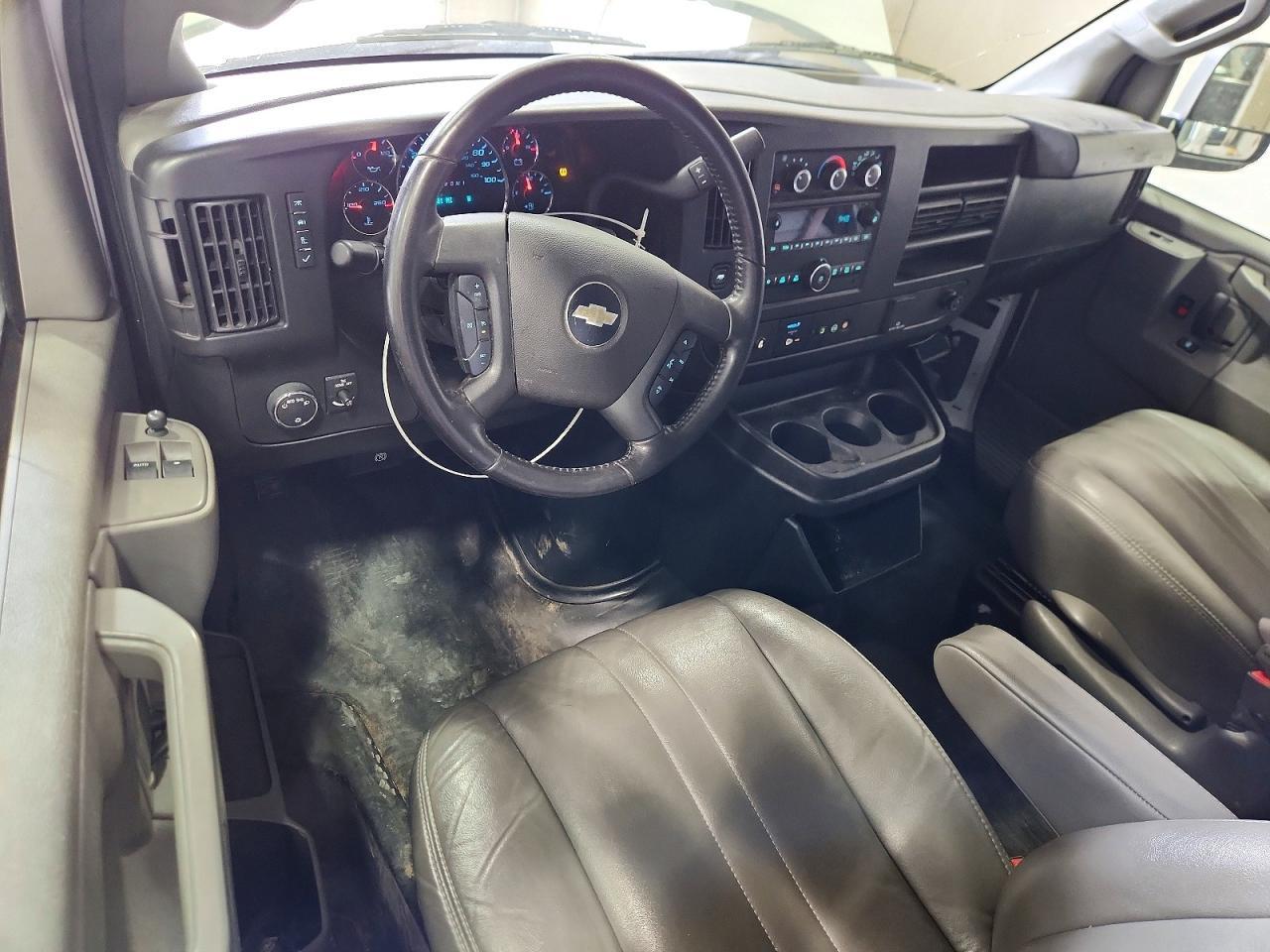 2023 Chevrolet Express G2500 - zdjęcie 8