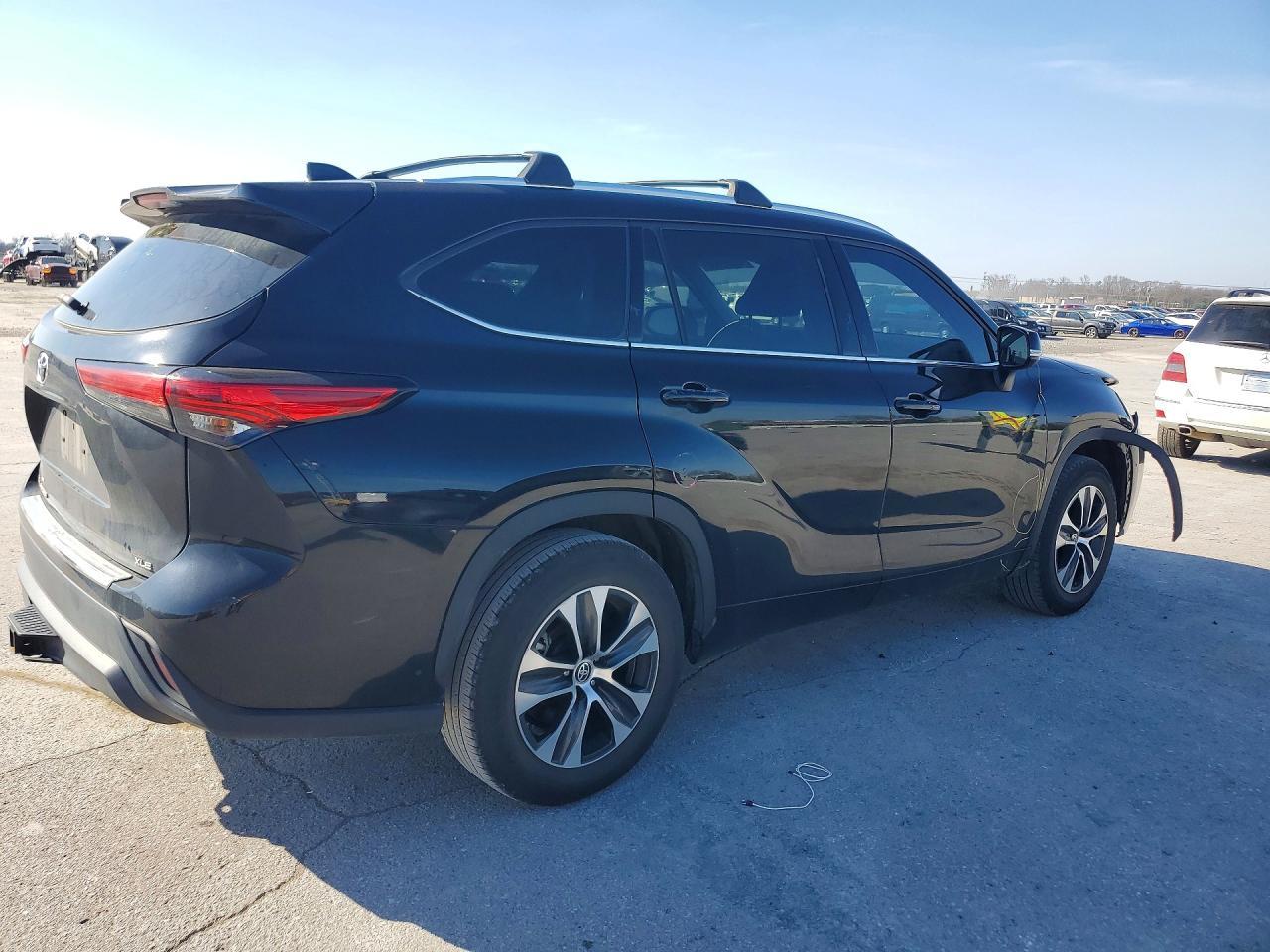 2021 Toyota Highlander Xle - zdjęcie 3