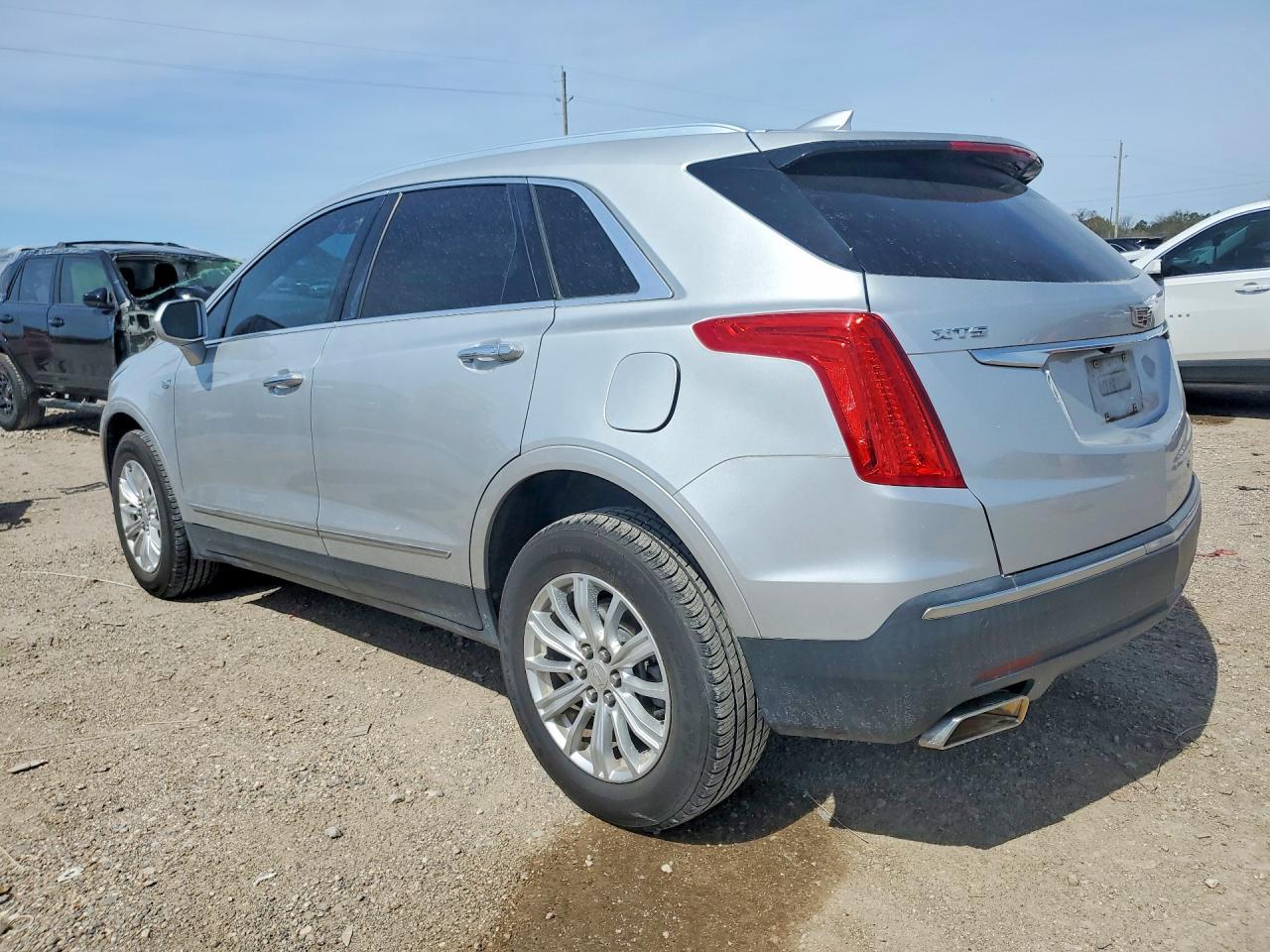 2017 Cadillac Xt5 - zdjęcie 2