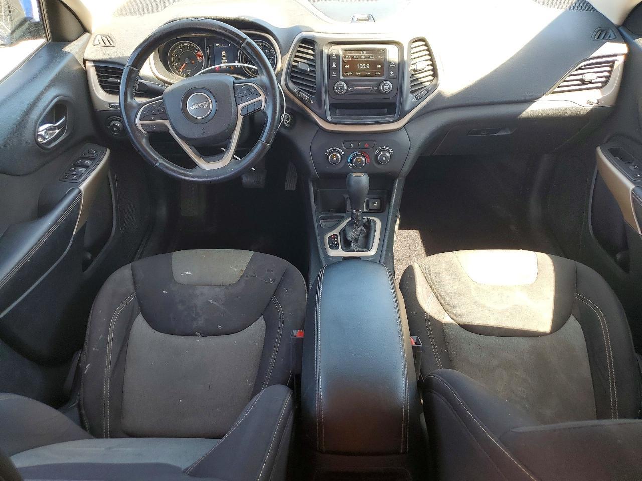 2018 Jeep Cherokee Latitude - zdjęcie 8