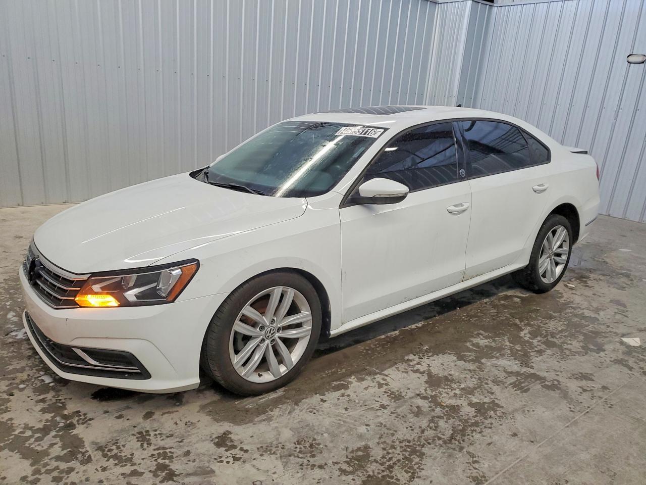 2019 Volkswagen Passat Wolfsburg - zdjęcie główne