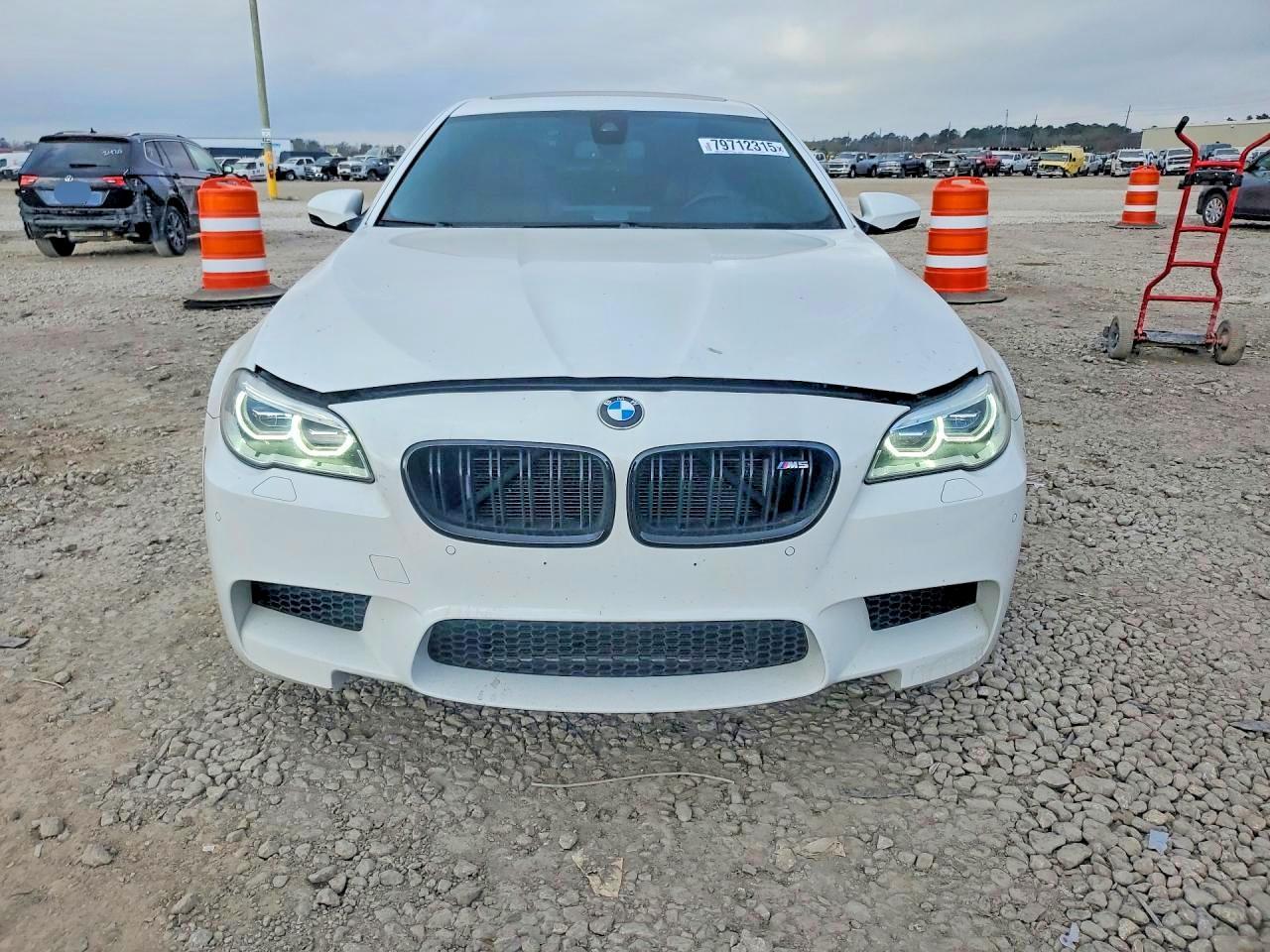 2016 BMW BMW M5 - zdjęcie 5