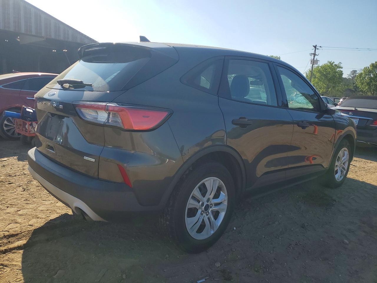 2020 Ford Escape S - zdjęcie 3