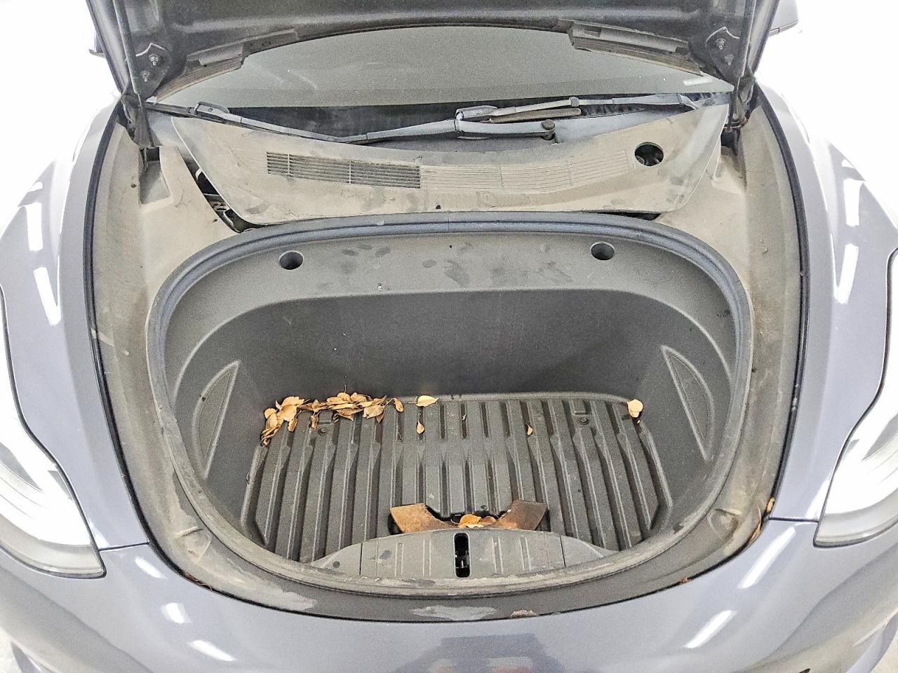 2022 Tesla Model 3 - zdjęcie 11