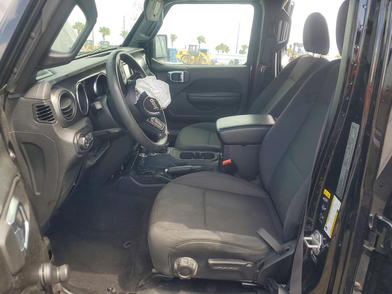 2021 Jeep Gladiator Sport - zdjęcie 7