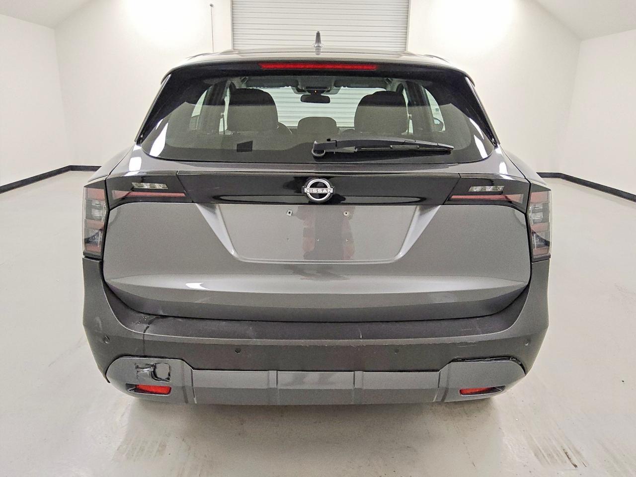 2025 Nissan Kicks S - zdjęcie 6