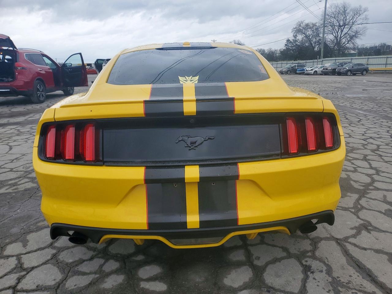 2015 Ford Mustang - zdjęcie 6