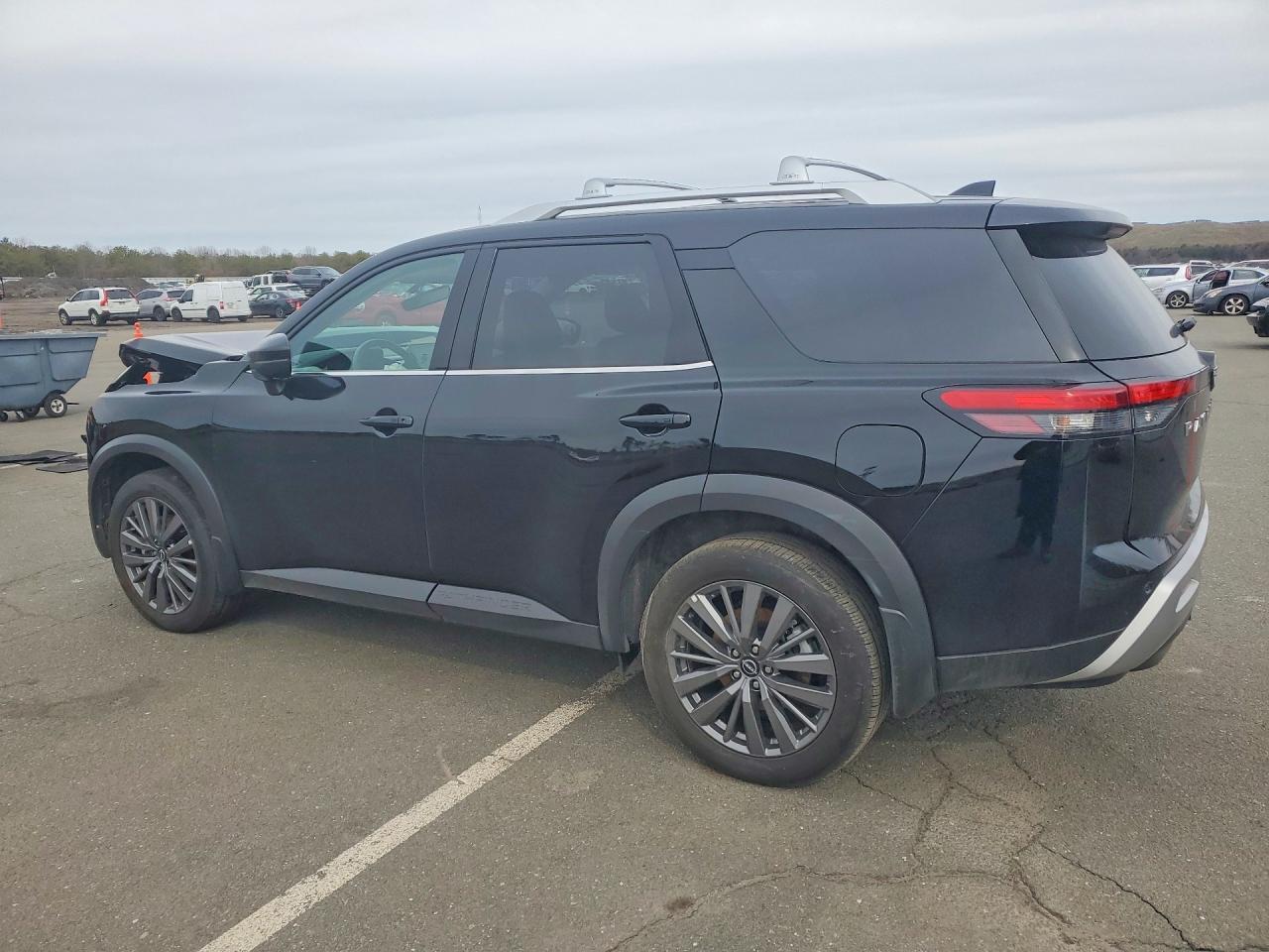 2025 Nissan Pathfinder Sl - zdjęcie 2