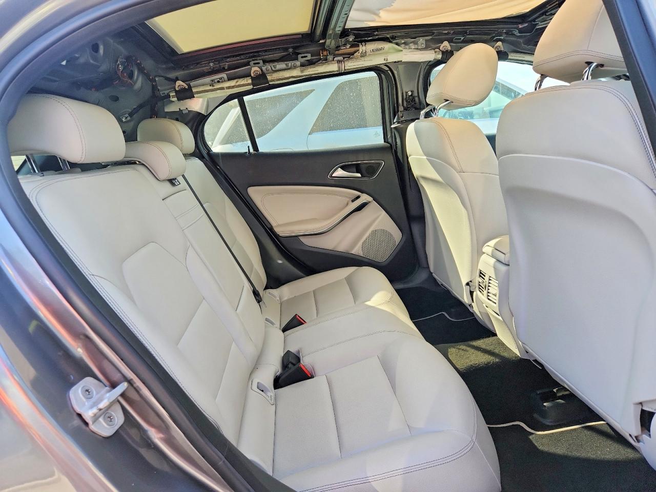 2015 Mercedes-Benz Gla 250 - zdjęcie 10