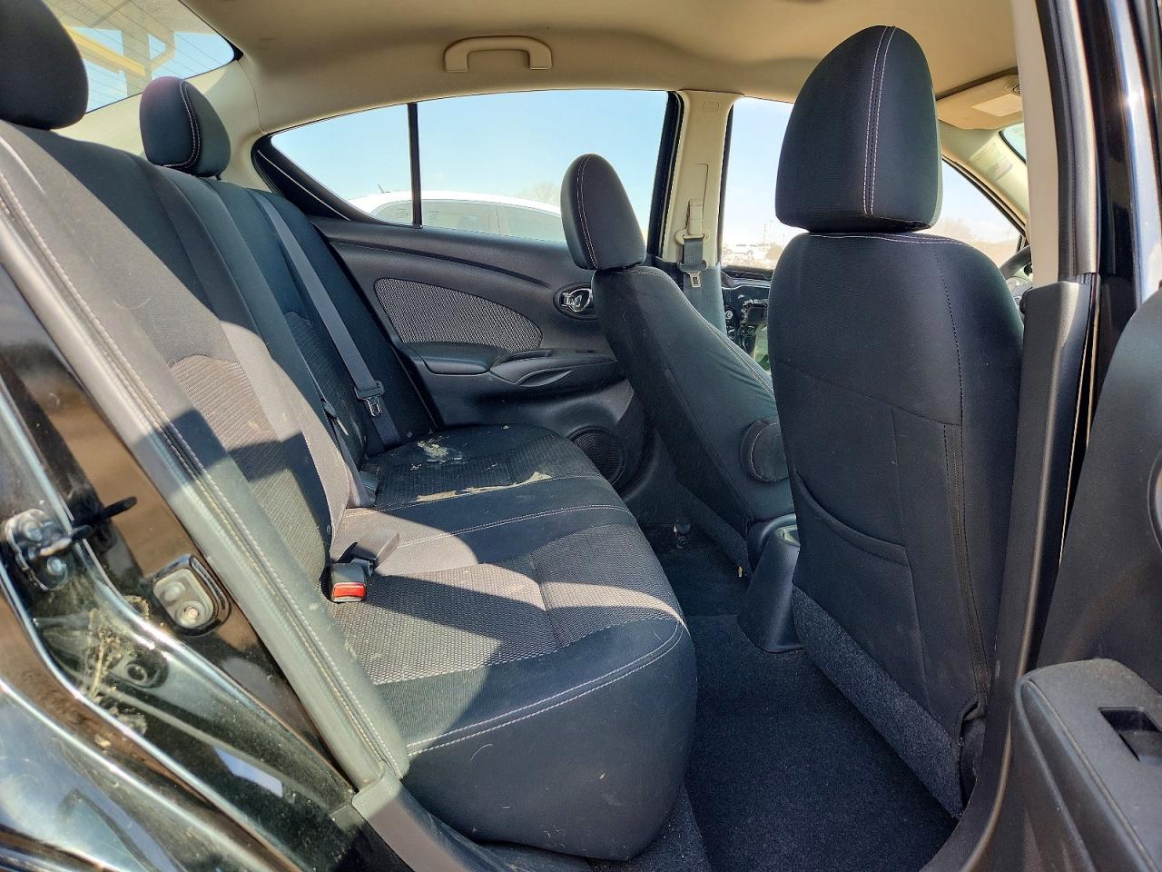 2014 Nissan Versa S - zdjęcie 10