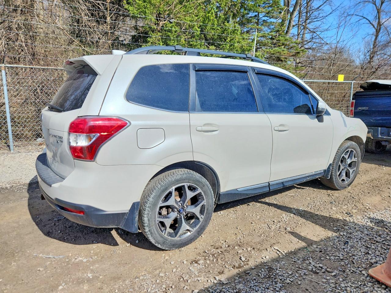 2016 Subaru Forester 2.0Xt Touring - zdjęcie 3
