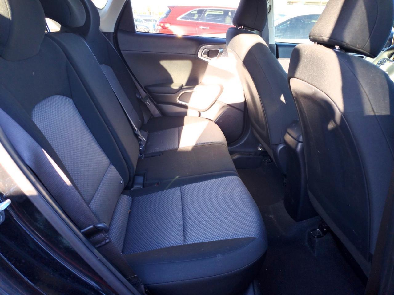 2022 Kia Soul Lx - zdjęcie 11