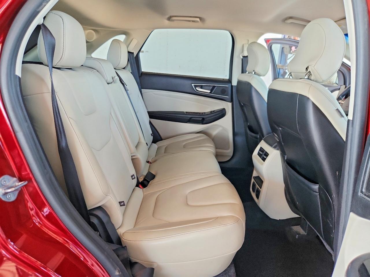 2016 Ford Edge Titanium - zdjęcie 11