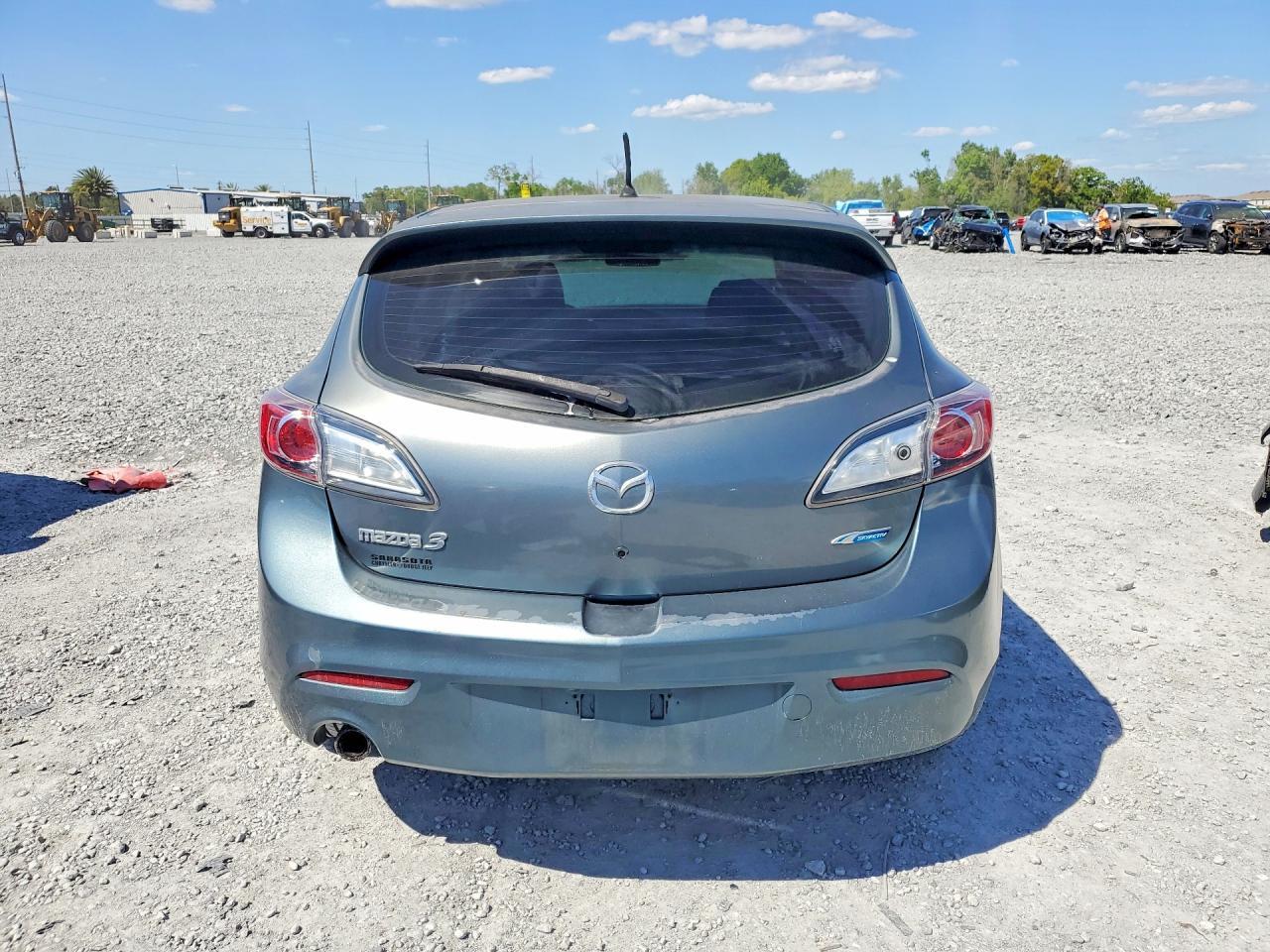 2013 Mazda 3 I - zdjęcie 6