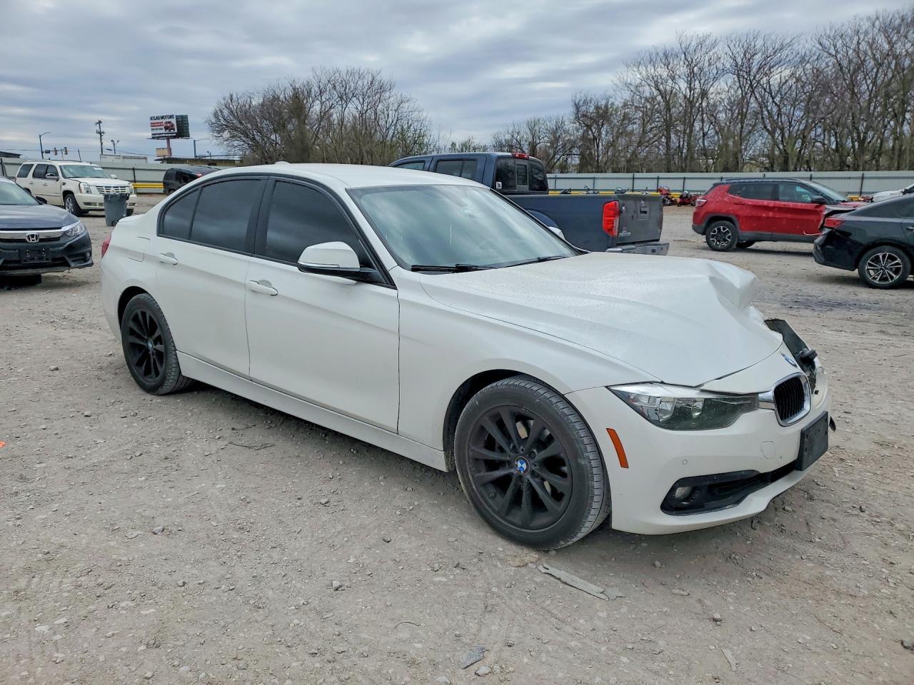 2016 BMW 320 I - zdjęcie 4