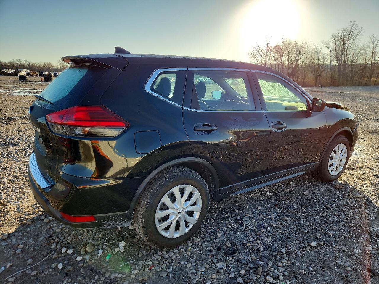 2017 Nissan Rogue S - zdjęcie 3