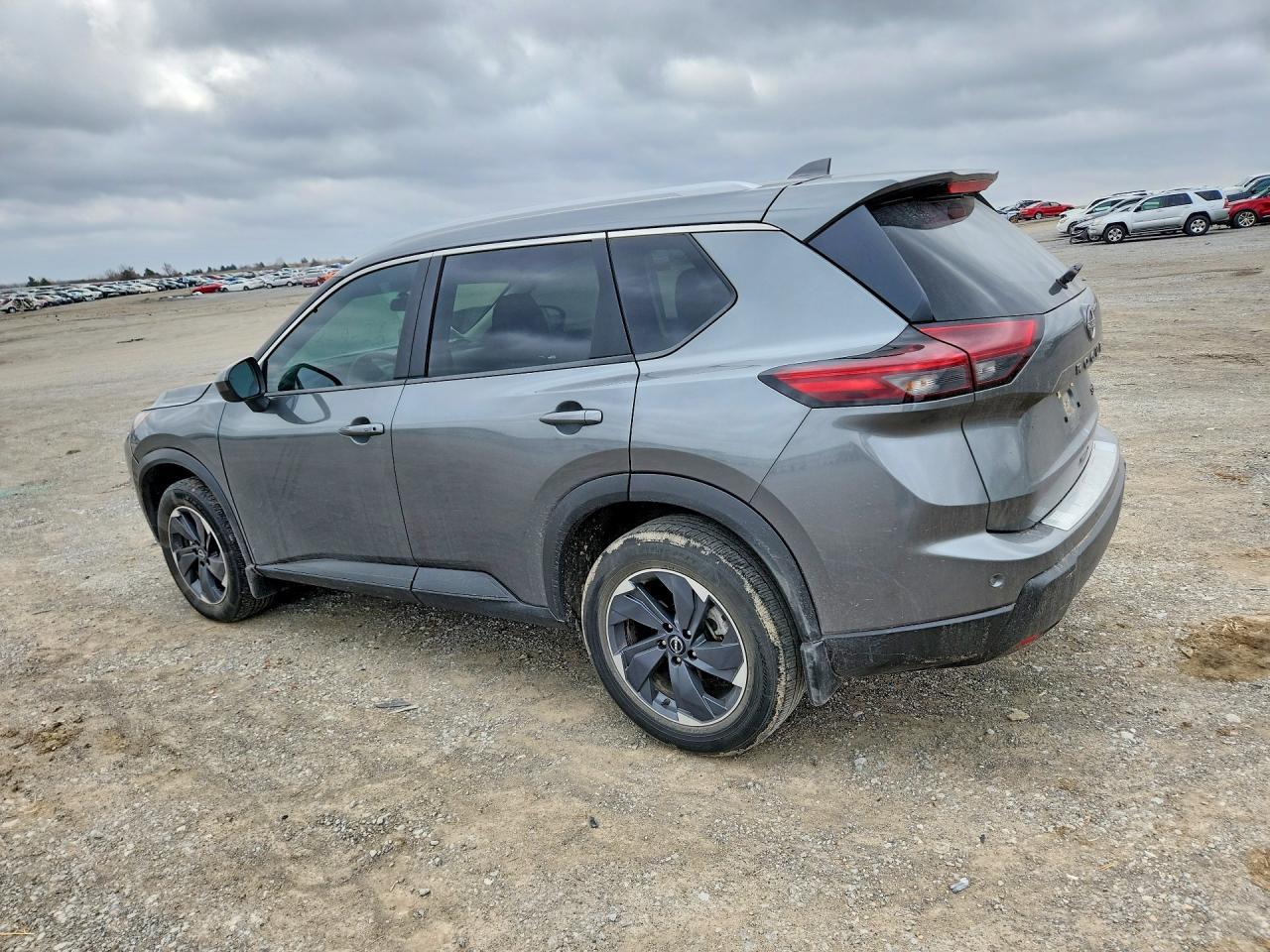 2024 Nissan Rogue Sv - zdjęcie 2