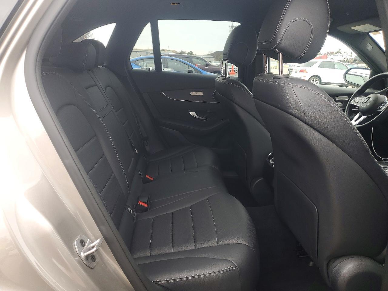 2022 Mercedes-Benz Glc 300 4Matic - zdjęcie 11