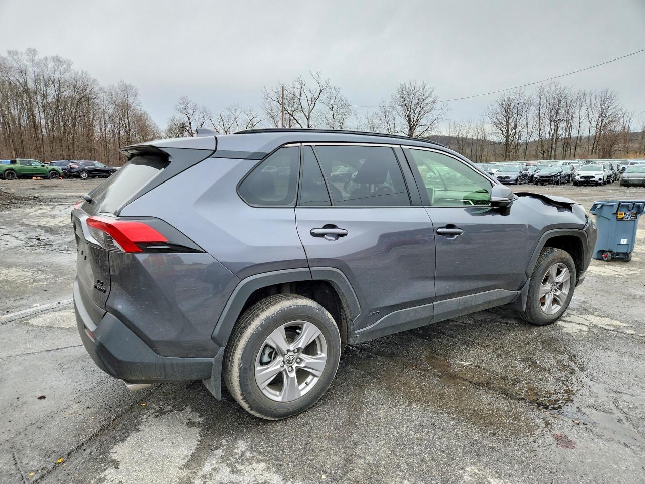 2023 Toyota Rav4 Hybrid Le - zdjęcie 3