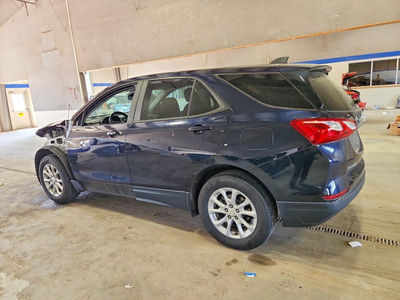 2020 Chevrolet Equinox Ls - zdjęcie 2