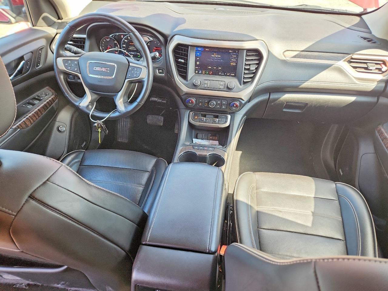 2021 GMC Acadia Denali - zdjęcie 8