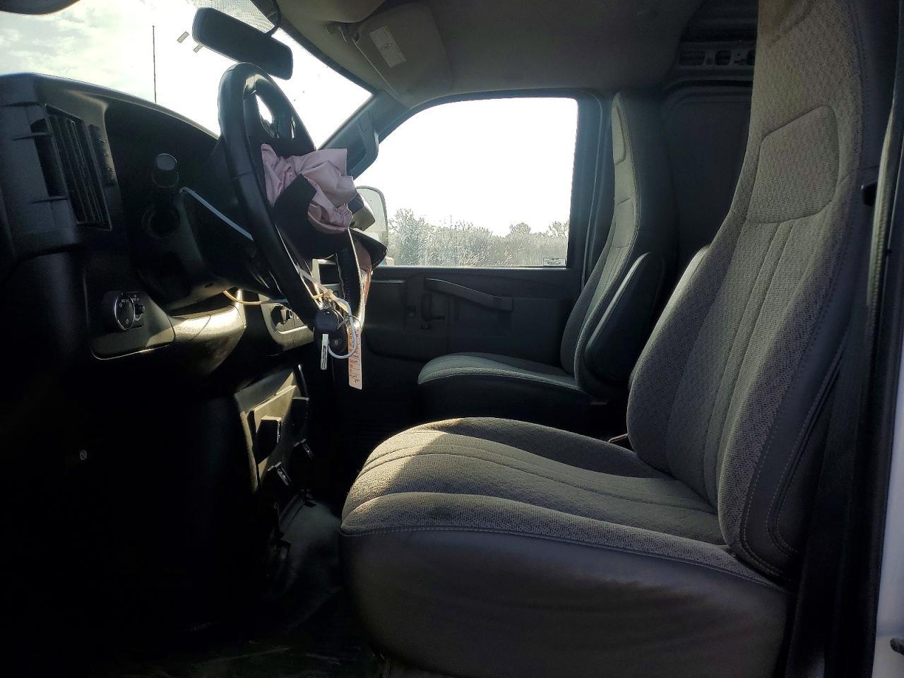 2019 Chevrolet Express G2500 - zdjęcie 7
