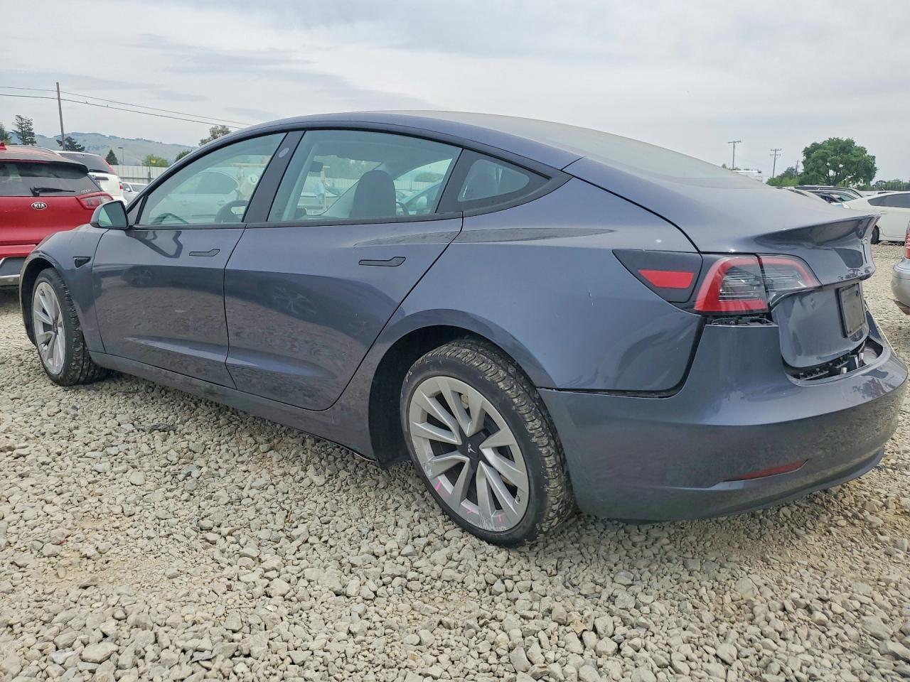 2023 Tesla Model 3 - zdjęcie 2