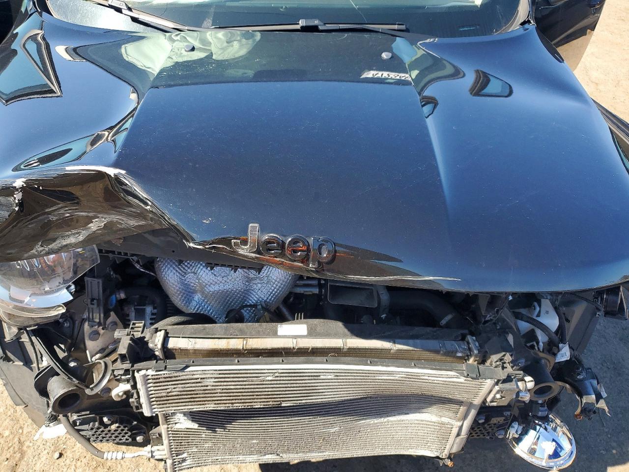 2020 Jeep Renegade Latitude - zdjęcie 12